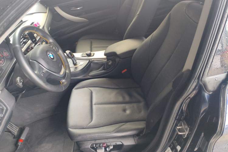 Used BMW 3 Series GT 2016 320i Fashion Model
