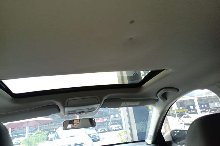 Used Volkswagen Sagitar 2017 230TSI Automatic Comfort Version