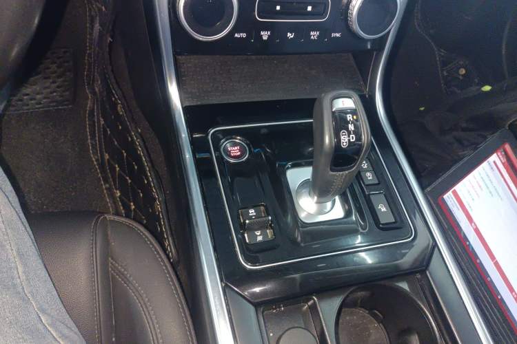 Used Jaguar XEL 2020 2.0T 200 PS S Advanced Elegance Edition
