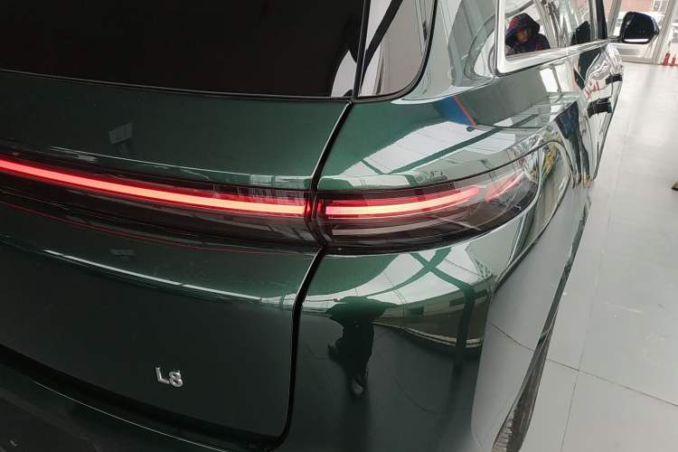 Used Li Auto L8 2023 Pro Model
