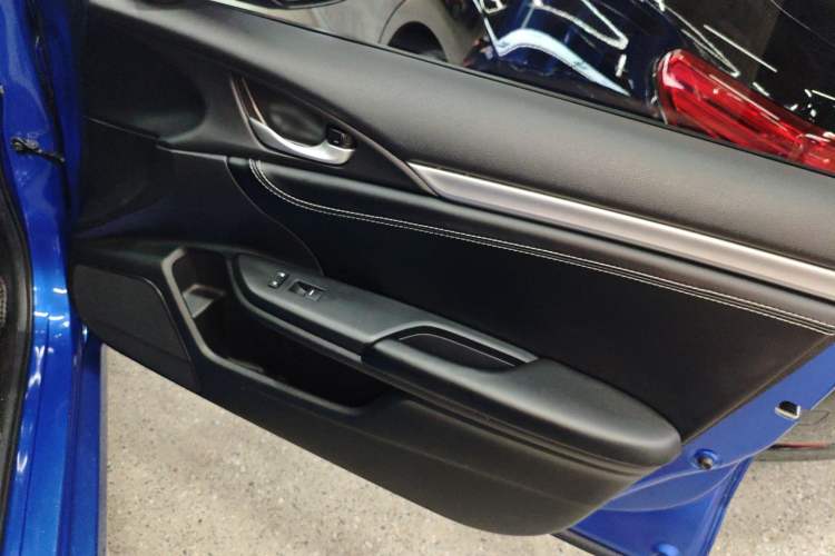 Used Honda Civic 2016 220TURBO CVT Luxury Edition
