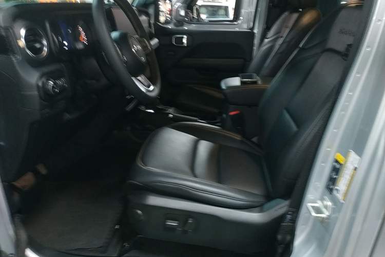 Used  Wrangler 2024 2.0T Sahara Four-Door Edition
