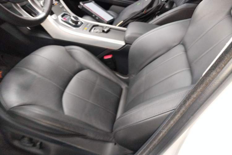 Used Land Rover Range Rover Evoque 2018 240 PS SE Smart Brilliance Edition
