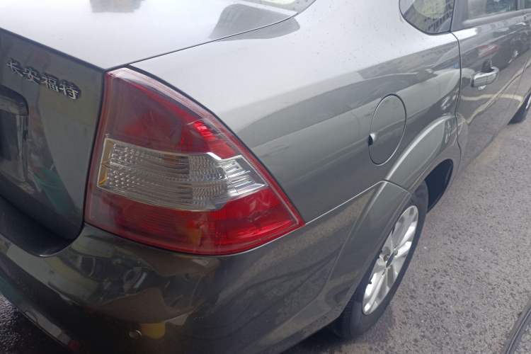 Used Ford Focus 2013 Sedan Classic 1.8L Manual Base Model
