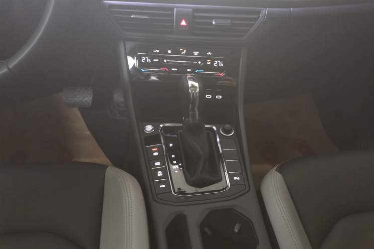 Used Volkswagen Bora 2023 300TSI DSG Prestige Edition
