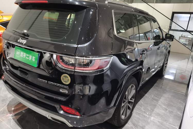 Used  Grand Commander 2018 2.0T Four-Wheel Drive Smart Enjoyment Version China V Emission Standard
