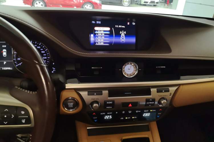 Used Lexus ES 2016 200 Midnight Special Limited Edition
