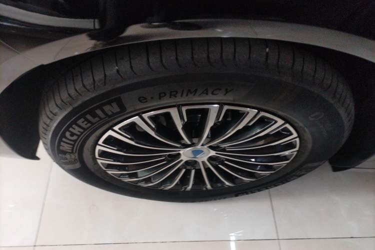 Used Denza D9 2022 DM-i 1040 Prestige Model