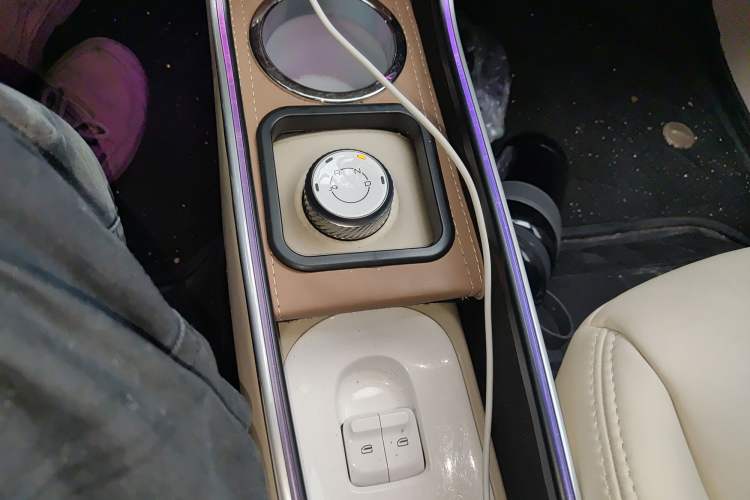 Used Wuling Hongguang MINIEV 2024 3rd Generation 215km Advanced Version
