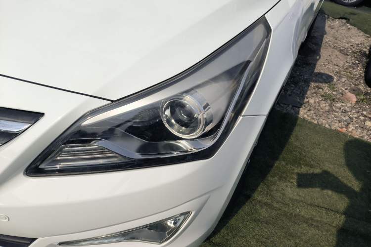 Used Hyundai Verna (older generation) 2014 1.4L Automatic Leading-Edge GLX