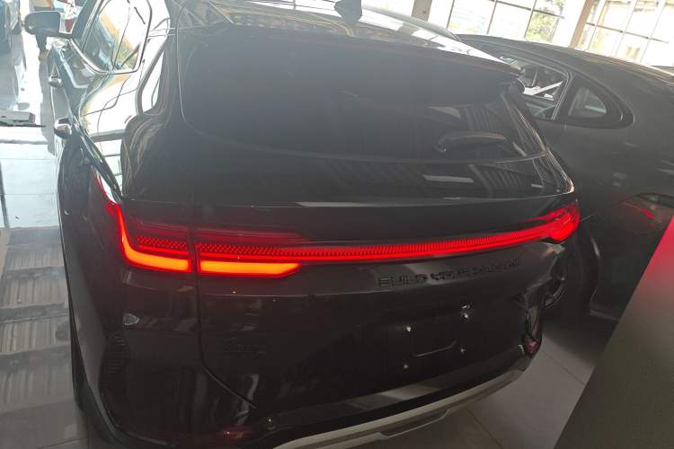 Used BYD Song PLUS New Energy 2023 Champion Edition EV 520KM Prestige Model
