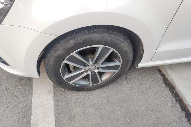 Used Volkswagen Polo 2016 1.6L Automatic Comfort Model