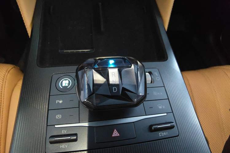 Used BYD Song L DM-i 2024 160 km Excellence Version
