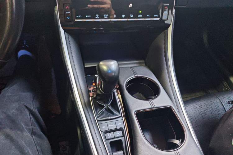 Used Toyota Avalon 2023 Dual-Engine 2.5L Luxury Edition