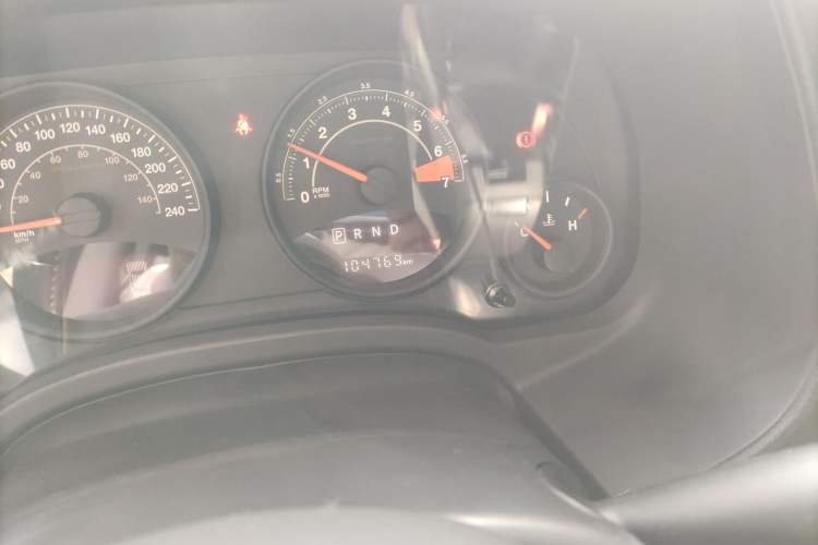 Used  Patriot 2015 2.4L Sport Edition
