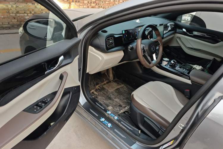 Used BYD Qin PLUS 2023 Champion Edition DM-i 55KM Leading Model
