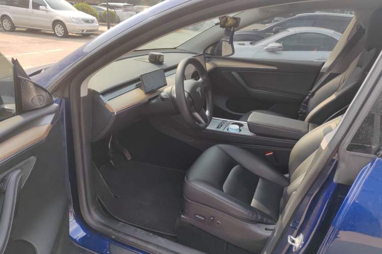 Used Tesla Model Y 2022 Rear-Wheel-Drive Version
