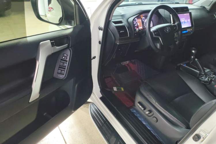 Used Toyota Prado 2018 3.5L Automatic TX-L with Rear-Mounted Spare Tire
