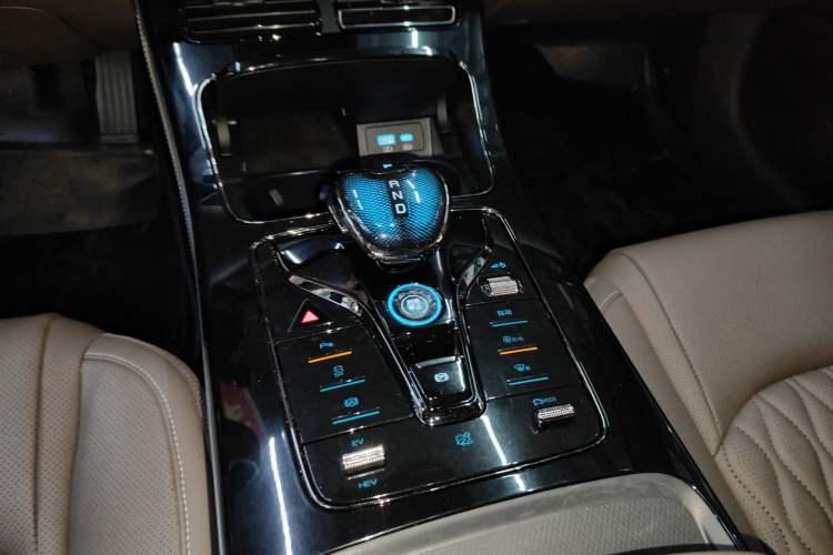 Used BYD Han 2023 DM-i Champion Edition 121KM Prestige Model
