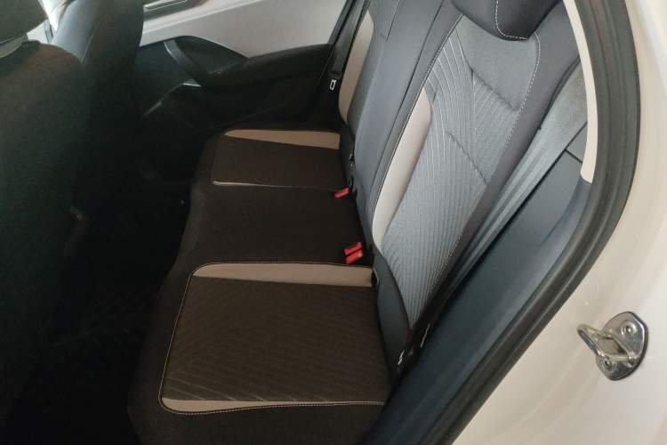 Used Volkswagen Tharu 2023 300TSI Two-Wheel-Drive Crescent Edition