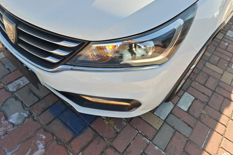 Used Baojun 310W 2017 1.5L Manual Fashion Model China V
