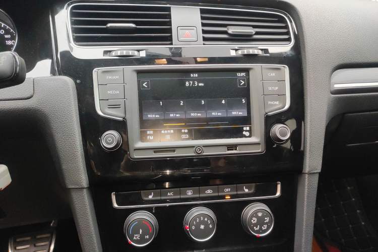 Used Volkswagen Golf 2016 1.4TSI Automatic R-Line
