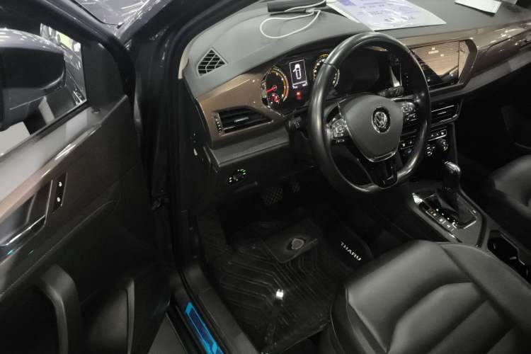 Used Volkswagen Tharu 2020 280TSI Two-Wheel Drive Luxury Edition China VI Standard
