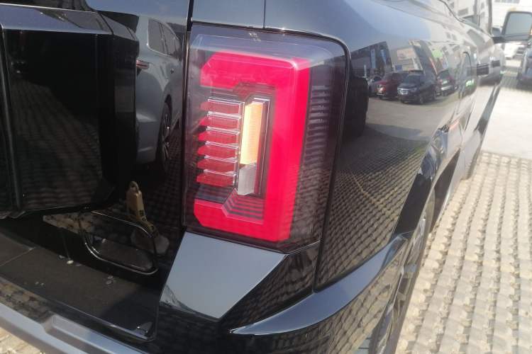 Used  Leopard 8 2025 Smart & Brave Flagship Edition 7 Seats
