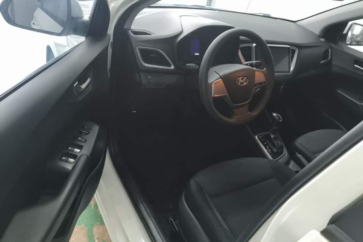 Used Hyundai Verna 2016 1.4L Automatic Cool Edition GLS
