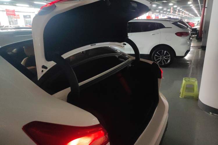 Used Ford Focus 2021 Sedan EcoBoost 180 Automatic Trendy Model