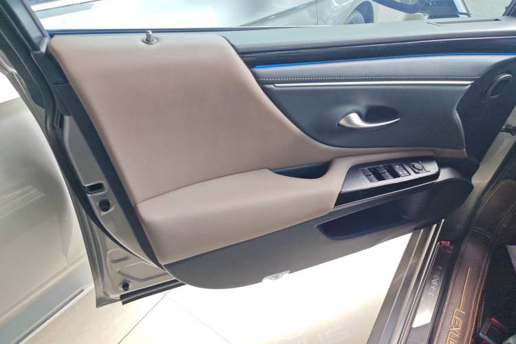 Used Lexus ES 2021 260 Excellence Edition
