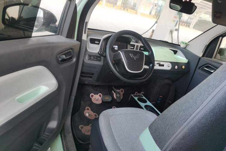 Used Wuling Hongguang MINIEV 2021 Macaron Premium Model – Lithium-NMC
