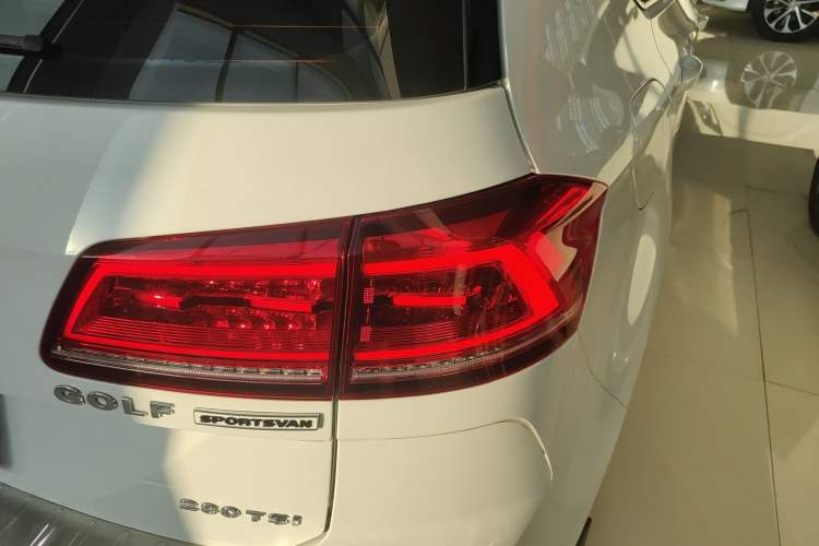 Used Volkswagen Golf Sportsvan 2019 280TSI Automatic Trendy Edition China V Standard
