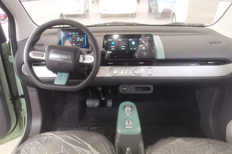 Used  Lumin 2025 210 km Fragrant Edition
