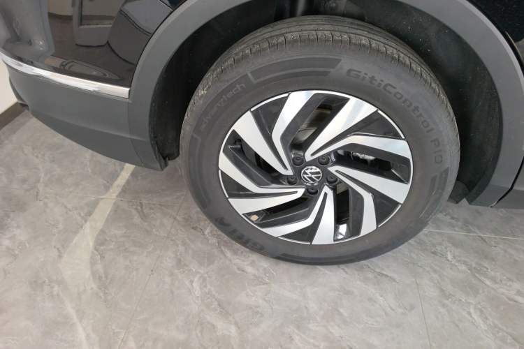 Used Volkswagen Tiguan L 
