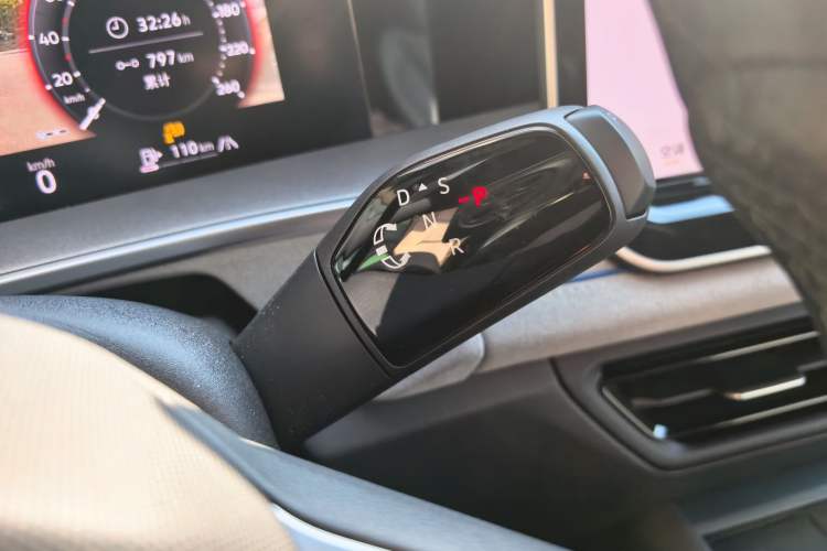 Used Volkswagen Tayron 2025 Tiguan L 380TSI 4Motion Luxury
