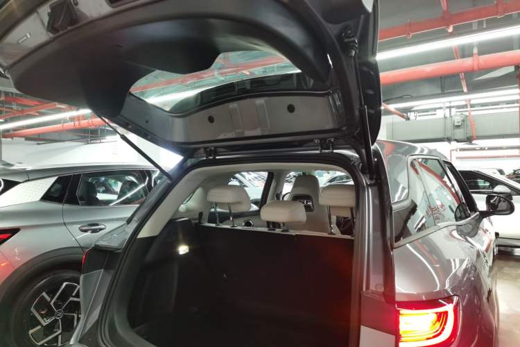 Used BYD Yuan UP 2025 Intelligent Driving Version 401 km Leading Edition
