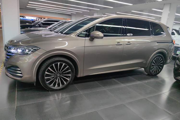 Used Volkswagen Viloran 2023 380TSI Prestige Edition
