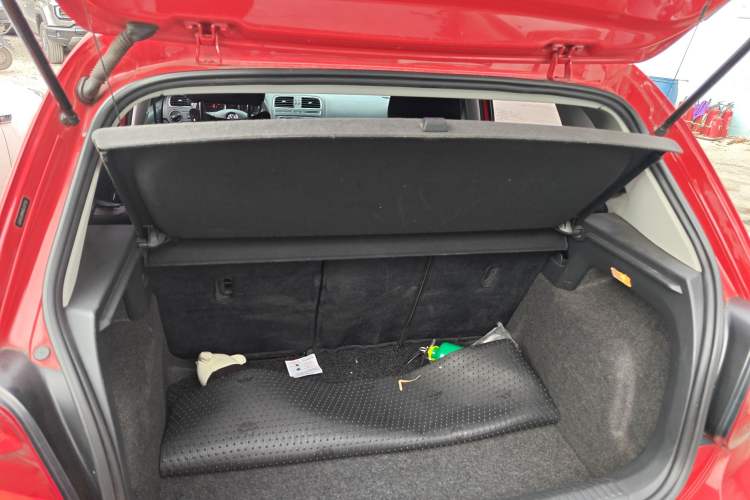 Used Volkswagen Polo 2014 1.4L Automatic Comfort Edition
