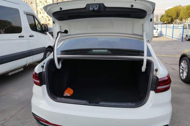 Used Volkswagen Lavida 2023 Revised Version 1.5L Automatic Starry Sky Edition – 5 Million Units