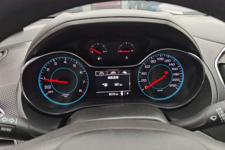 Used Chevrolet Cruze 2017 1.5L Automatic Pioneer Sunroof Edition
