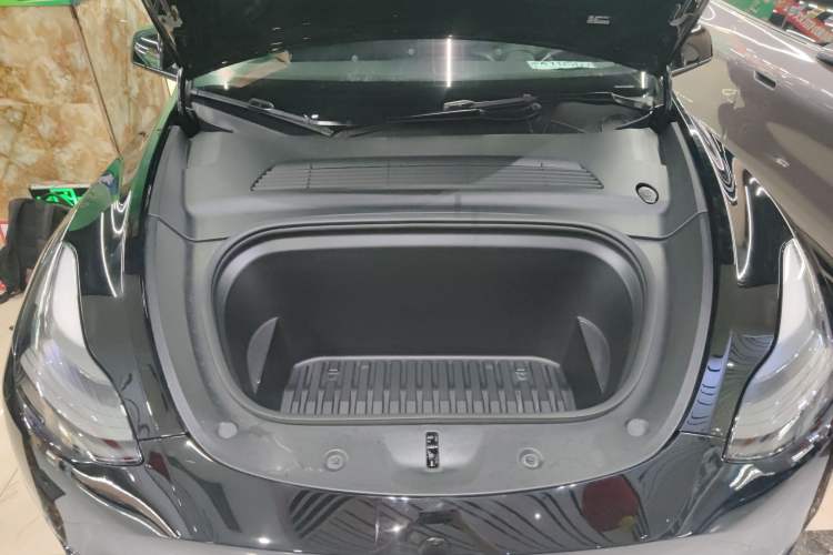 Used Tesla Model Y 2021 Long-Range All-Wheel-Drive Version 3D7
