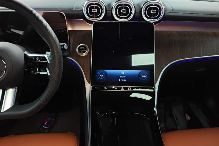 Used Mercedes-Benz GLC 2025 Refreshed GLC 300 L 4MATIC Dynamic Version 5 Seats