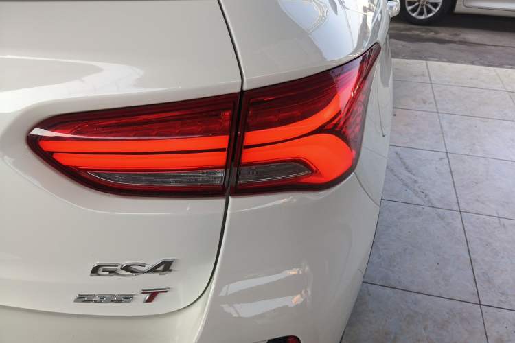 Used GAC Trumpchi GS4 2018 235T Automatic Two-Wheel Drive Luxury Smart Connectivity Millionth Anniversary Edition
