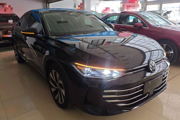 Used Volkswagen Passat 2025 Pro 380TSI Dragon Glory Edition
