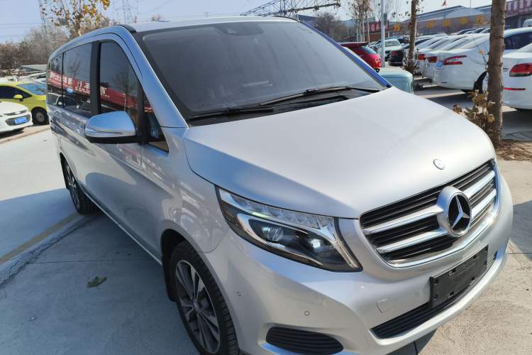 Used Mercedes-Benz V-Class 2016 V 260 Avantgarde Edition
