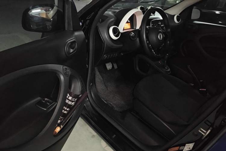 Used  forfour 2018 1.0L 52 kW Dynamic Edition