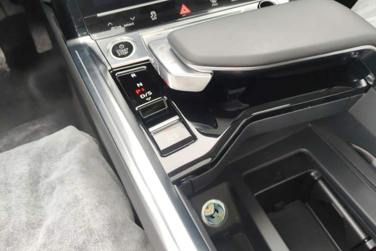 Used Audi e-tron 2021 50 quattro Luxury Edition
