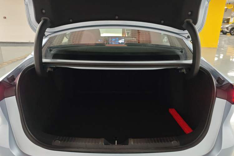 Used  L6 2025 EM-i 140km Starship Edition