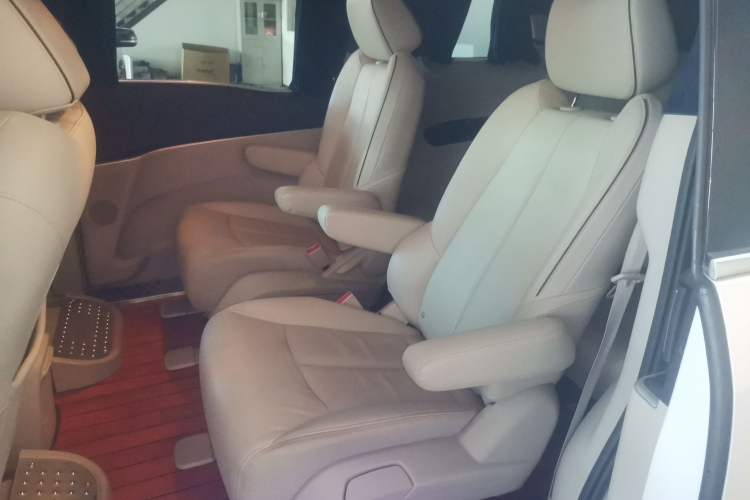 Used Buick GL8 2021 Land Cruiser Executive Class 652T Luxury Model
